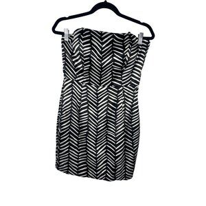 BCBG Strapless Black and White Chevron Print Satiny  Mini Dress Size 8